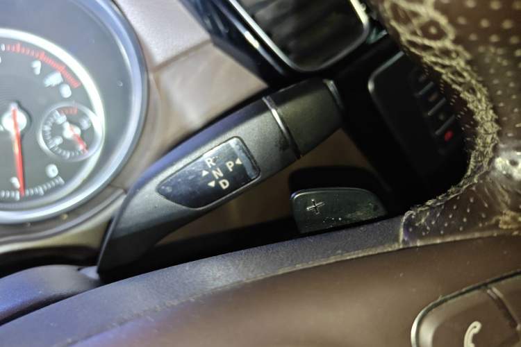 Used Mercedes-Benz GLE 2016 GLE 320 4MATIC Dynamic Edition Gear Lever