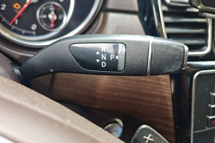 Used Mercedes-Benz GLE 2016 GLE 320 4MATIC Dynamic Edition Gear Lever