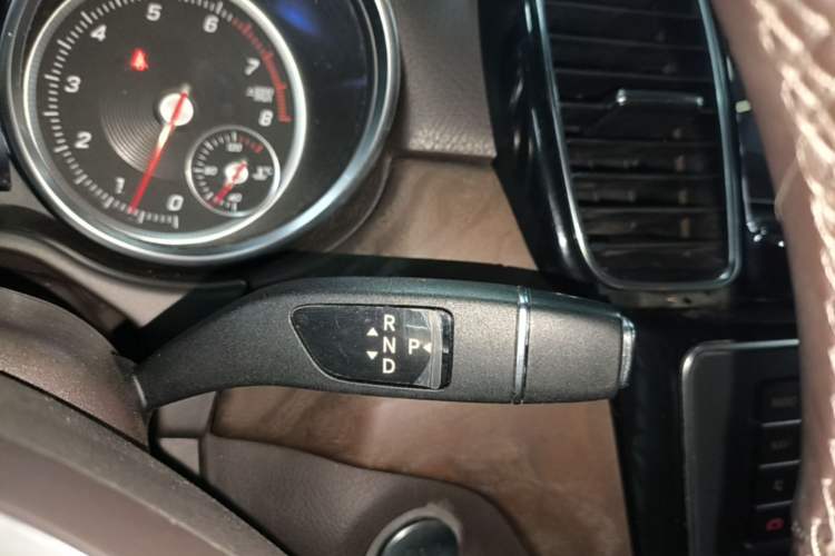 Used Mercedes-Benz GLE 2016 GLE 320 4MATIC Dynamic Edition Gear Lever