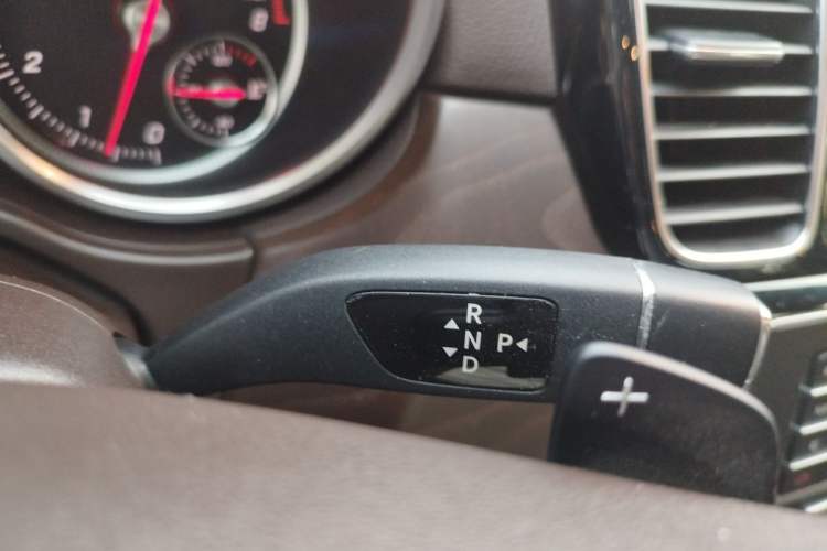 Used Mercedes-Benz GLE 2016 GLE 320 4MATIC Dynamic Edition Gear Lever