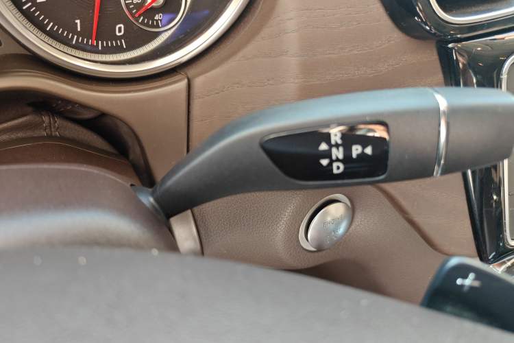 Used Mercedes-Benz GLE 2016 GLE 320 4MATIC Dynamic Edition Gear Lever