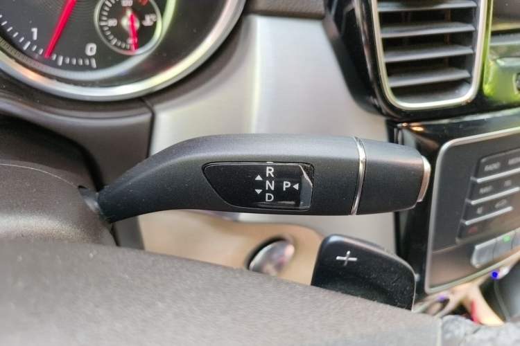 Used Mercedes-Benz GLE 2016 GLE 300 d 4MATIC Gear Lever