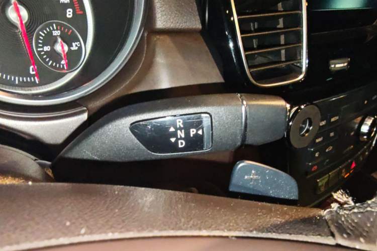 Used Mercedes-Benz GLE 2016 GLE 320 4MATIC Luxury Model Gear Lever