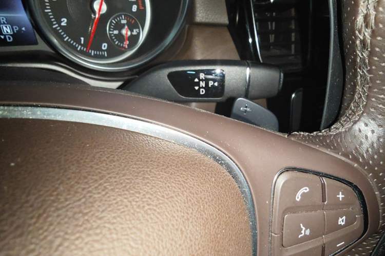 Used Mercedes-Benz GLE 2016 GLE 320 4MATIC Dynamic Edition Gear Lever