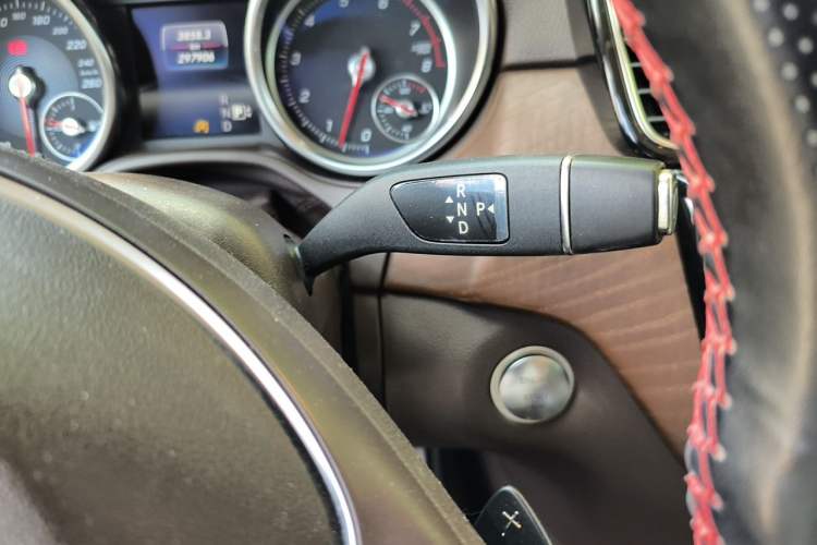 Used Mercedes-Benz GLE 2016 GLE 320 4MATIC Luxury Model Gear Lever