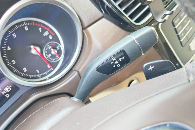 Used Mercedes-Benz GLE 2016 GLE 320 4MATIC Dynamic Edition Gear Lever