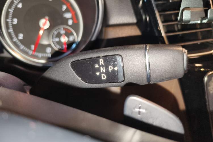 Used Mercedes-Benz GLE 2016 GLE 320 4MATIC Luxury Model Gear Lever