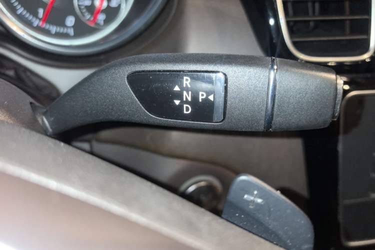 Used Mercedes-Benz GLE 2016 GLE 320 4MATIC Dynamic Edition Gear Lever