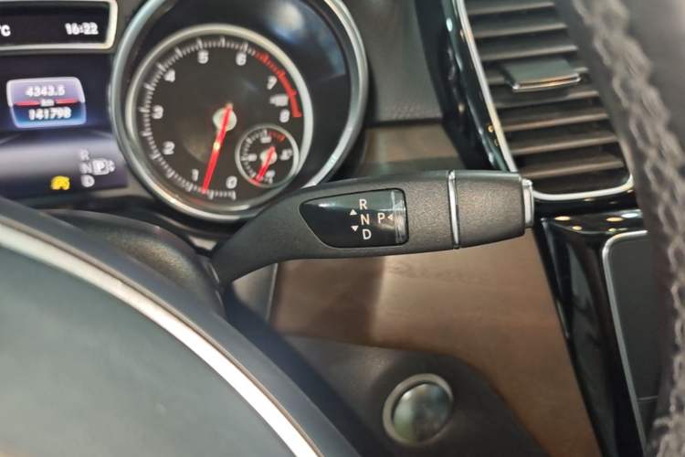 Used Mercedes-Benz GLE 2016 GLE 320 4MATIC Dynamic Edition Gear Lever