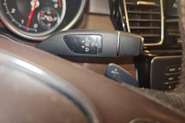 Used Mercedes-Benz GLE 2016 GLE 320 4MATIC Dynamic Edition Gear Lever