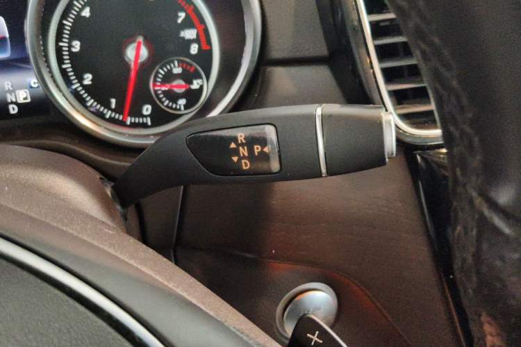 Used Mercedes-Benz GLE 2016 GLE 320 4MATIC Dynamic Edition Gear Lever