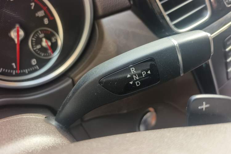Used Mercedes-Benz GLE 2016 GLE 320 4MATIC Dynamic Edition Gear Lever