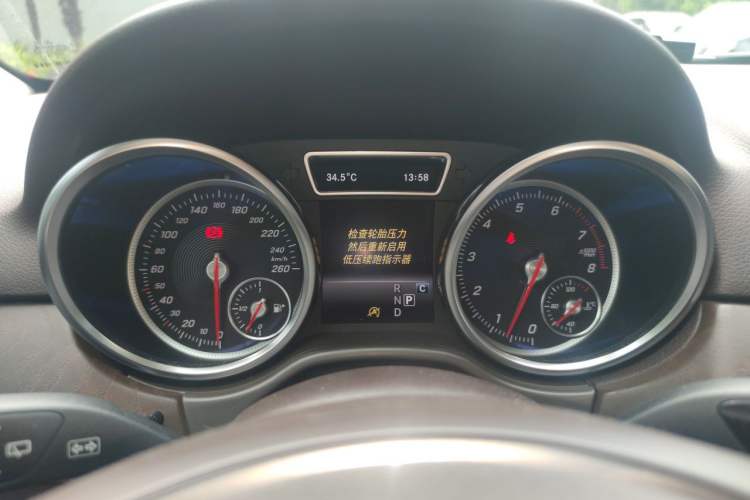 Used Mercedes-Benz GLE 2016 GLE 320 4MATIC Luxury Model Instrument Cluster