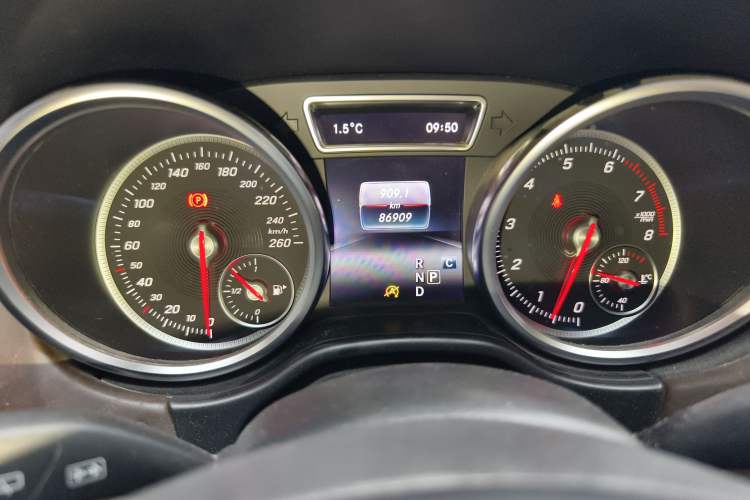 Used Mercedes-Benz GLE 2016 GLE 320 4MATIC Dynamic Edition Instrument Cluster
