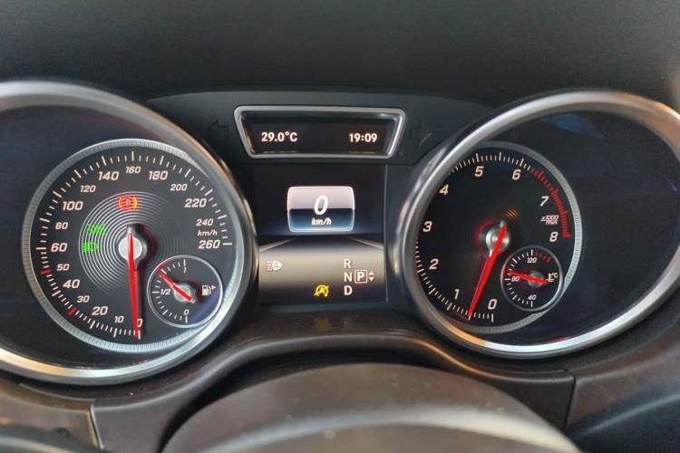 Used Mercedes-Benz GLE 2016 GLE 320 4MATIC Dynamic Edition Instrument Cluster