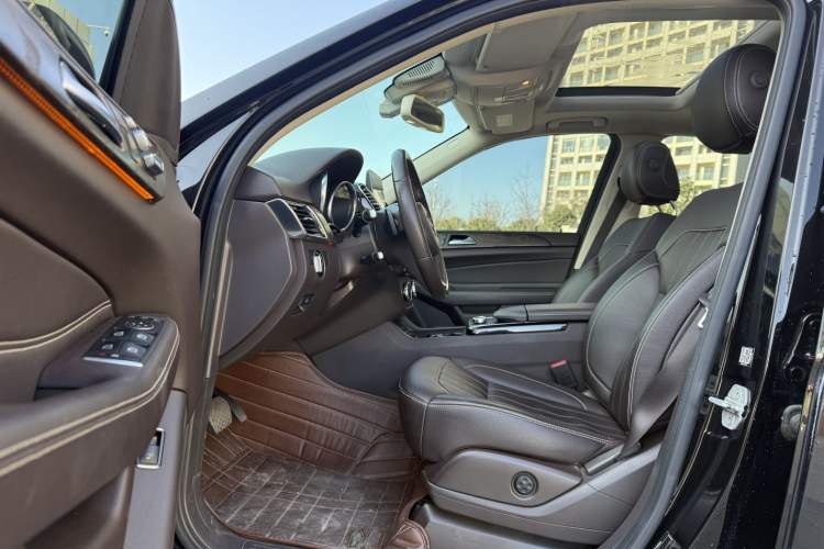 Used Mercedes-Benz GLE 2016 GLE 320 4MATIC Dynamic Edition Interior 2