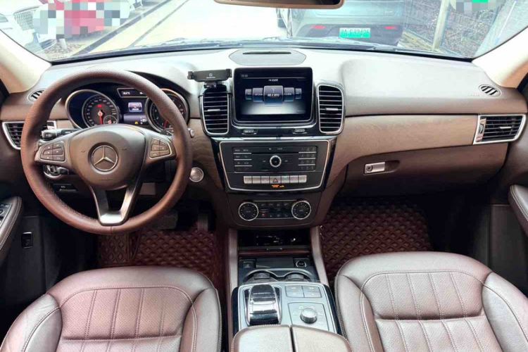 Used Mercedes-Benz GLE 2016 GLE 400 4MATIC Interior 3