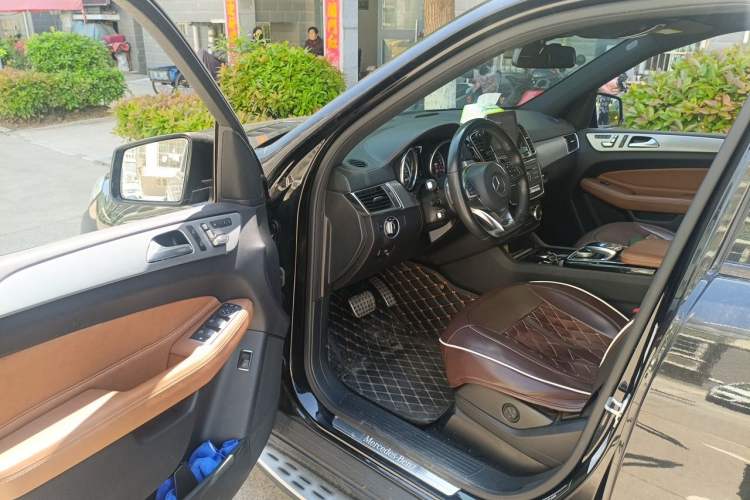 Used Mercedes-Benz GLE 2016 GLE 450 AMG 4MATIC Interior 3