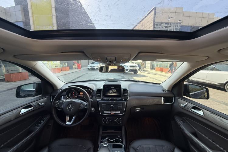 Used Mercedes-Benz GLE 2016 GLE 320 4MATIC Dynamic Edition Interior 3
