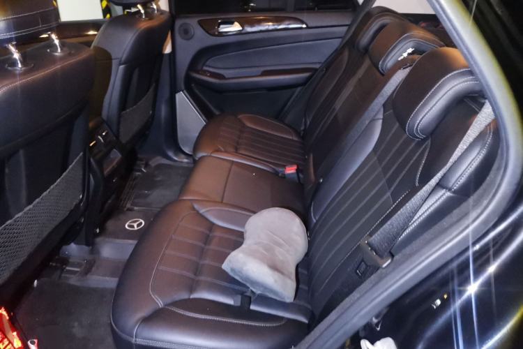 Used Mercedes-Benz GLE 2016 GLE 350 d 4MATIC Interior 4