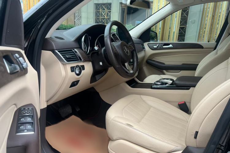 Used Mercedes-Benz GLE 2016 GLE 400 4MATIC Interior 4