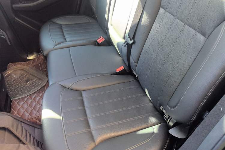 Used Mercedes-Benz GLE 2016 GLE 400 4MATIC Interior 4