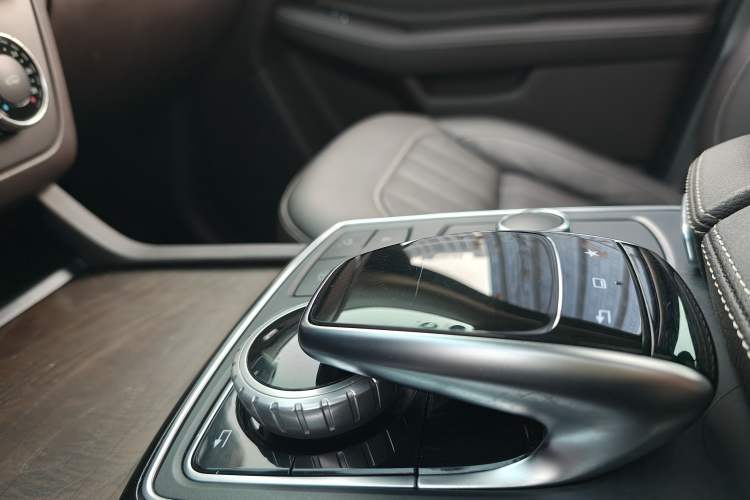 Used Mercedes-Benz GLE 2016 GLE 400 4MATIC Interior 9