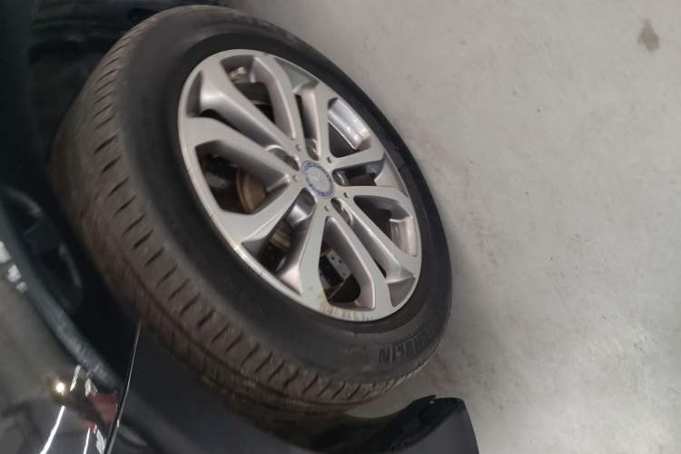 Used Mercedes-Benz GLE 2016 GLE 320 4MATIC Dynamic Edition Left Front Wheel Hub