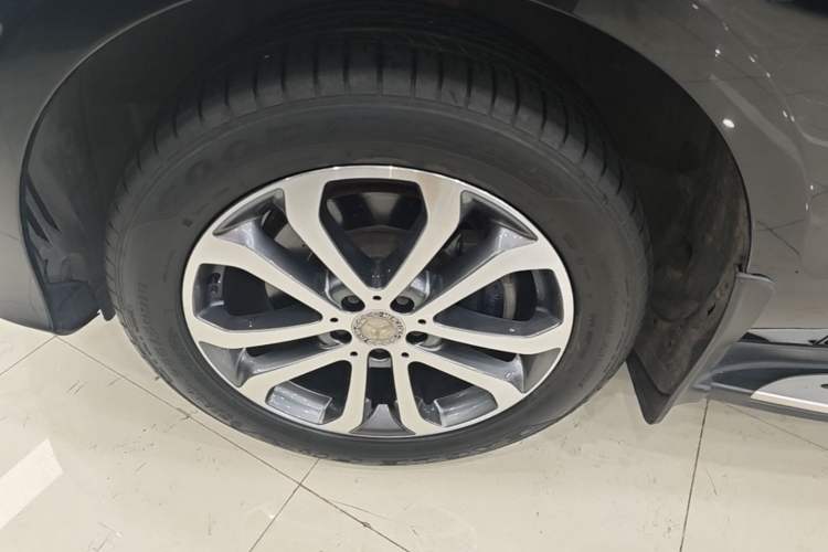 Used Mercedes-Benz GLE 2016 GLE 320 4MATIC Dynamic Edition Left Front Wheel Hub