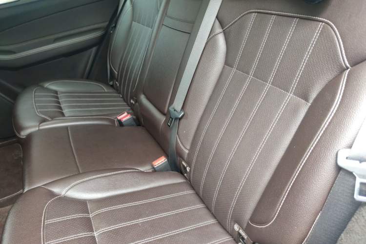 Used Mercedes-Benz GLE 2016 GLE 320 4MATIC Luxury Model Left Rear Seat