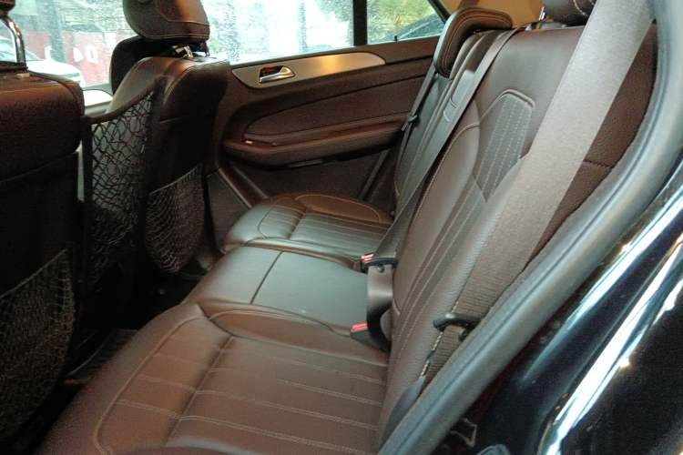 Used Mercedes-Benz GLE 2016 GLE 300 d 4MATIC Left Rear Seat