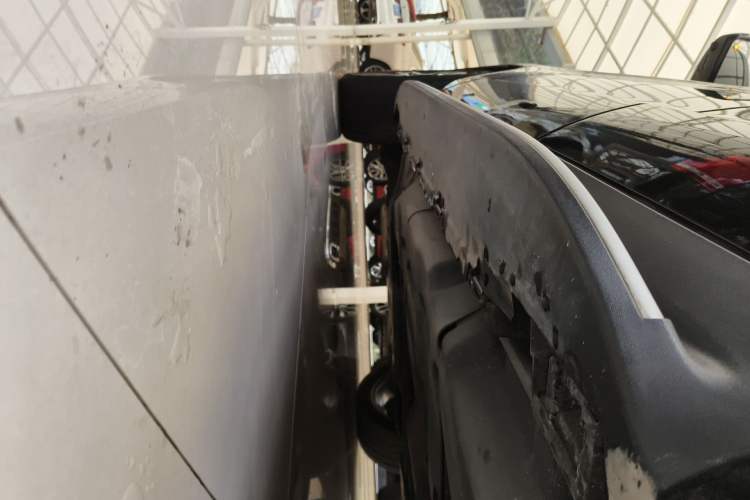 Used Mercedes-Benz GLE 2016 GLE 400 4MATIC Left Side Sill