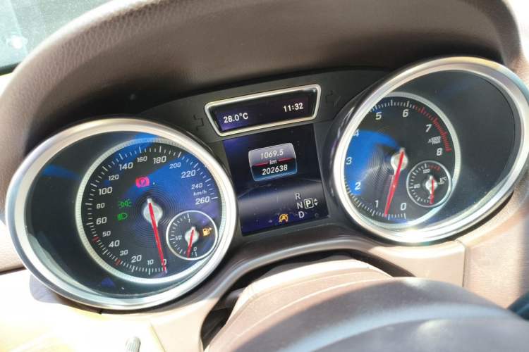 Used Mercedes-Benz GLE 2016 GLE 320 4MATIC Dynamic Edition Odometer Close Up