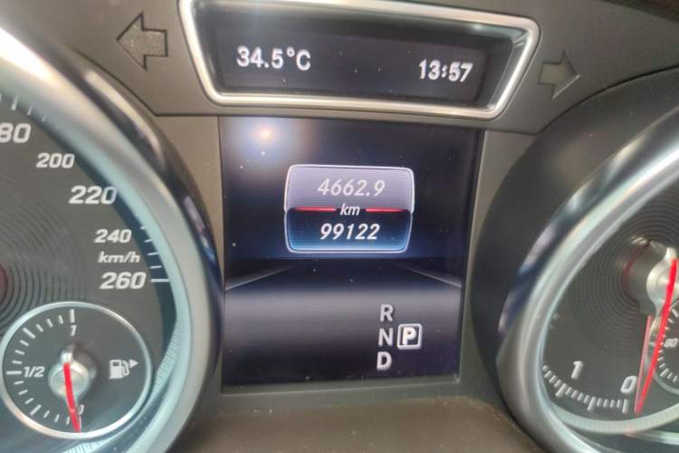 Used Mercedes-Benz GLE 2016 GLE 320 4MATIC Luxury Model Odometer Close Up