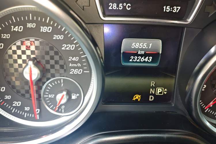 Used Mercedes-Benz GLE 2016 GLE 450 AMG 4MATIC Odometer Close Up