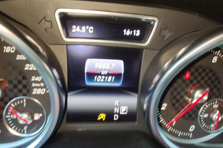 Used Mercedes-Benz GLE 2016 GLE 450 AMG 4MATIC Odometer Close Up