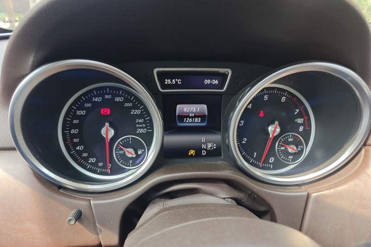 Used Mercedes-Benz GLE 2016 GLE 320 4MATIC Dynamic Edition Odometer Close Up