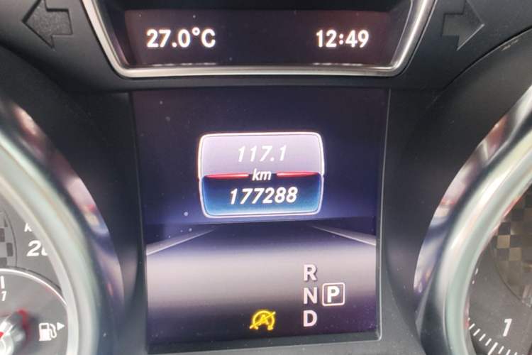 Used Mercedes-Benz GLE 2016 GLE 450 AMG 4MATIC Odometer Close Up