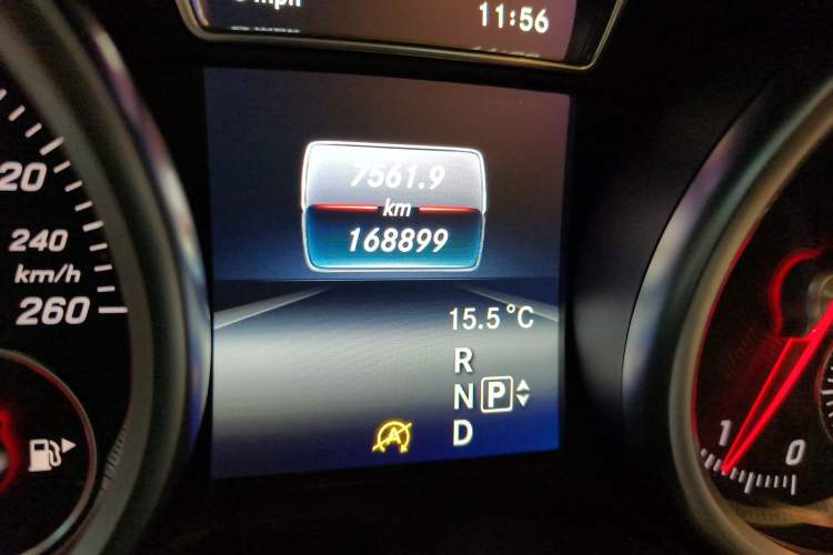 Used Mercedes-Benz GLE 2016 GLE 400 4MATIC Odometer Close Up