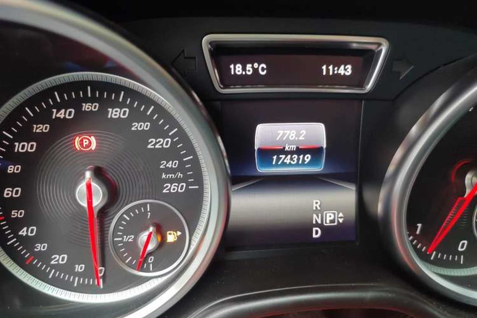 Used Mercedes-Benz GLE  Odometer Close Up