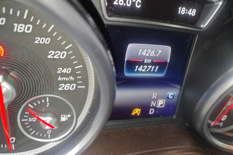 Used Mercedes-Benz GLE 2016 GLE 320 4MATIC Dynamic Edition Odometer Close Up