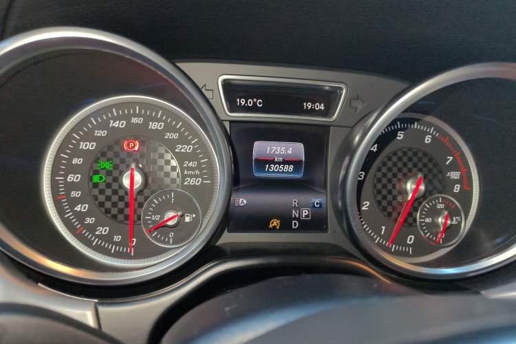 Used Mercedes-Benz GLE 2016 GLE 450 AMG 4MATIC Odometer Close Up