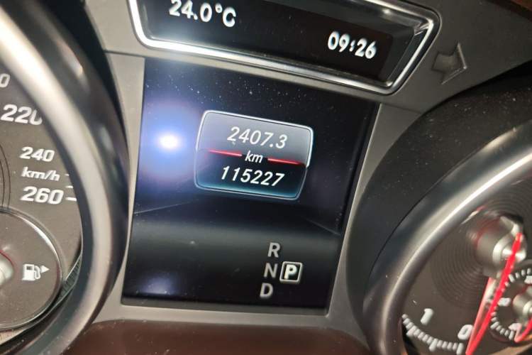 Used Mercedes-Benz GLE 2016 GLE 320 4MATIC Luxury Model Odometer Close Up