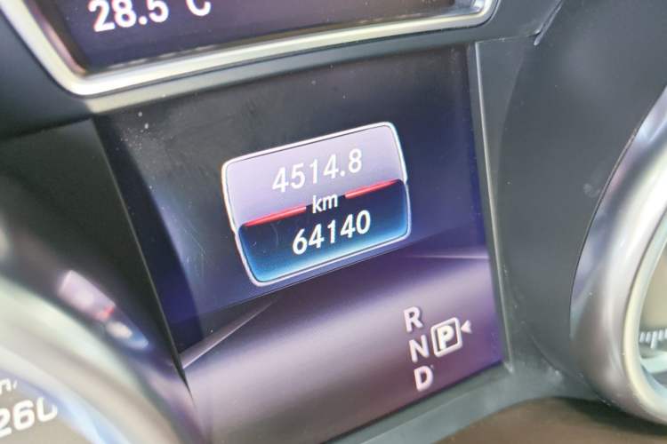 Used Mercedes-Benz GLE 2016 GLE 320 4MATIC Dynamic Edition Odometer Close Up