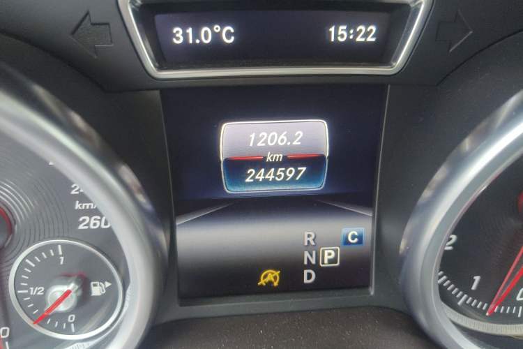 Used Mercedes-Benz GLE 2016 GLE 320 4MATIC Dynamic Edition Odometer Close Up