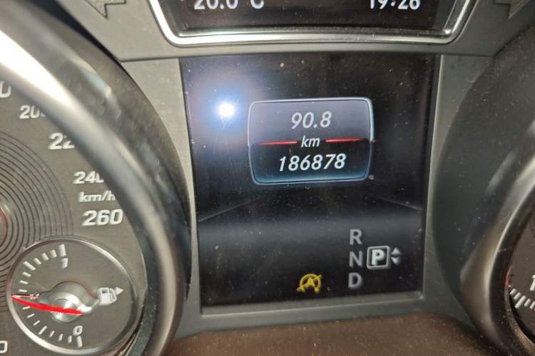 Used Mercedes-Benz GLE 2016 GLE 400 4MATIC Odometer Close Up