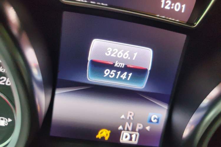 Used Mercedes-Benz GLE 2016 GLE 400 4MATIC Odometer Close Up