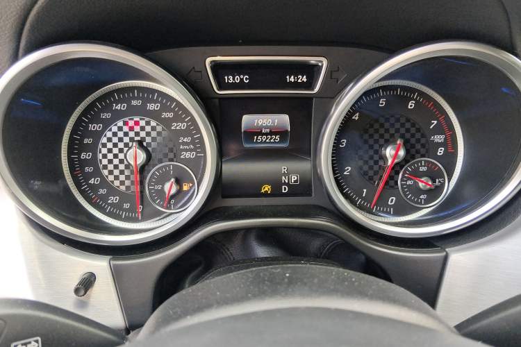 Used Mercedes-Benz GLE 2016 GLE 450 AMG 4MATIC Odometer Close Up