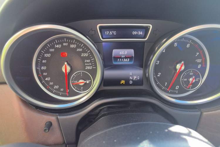 Used Mercedes-Benz GLE 2016 GLE 400 4MATIC Odometer Close Up