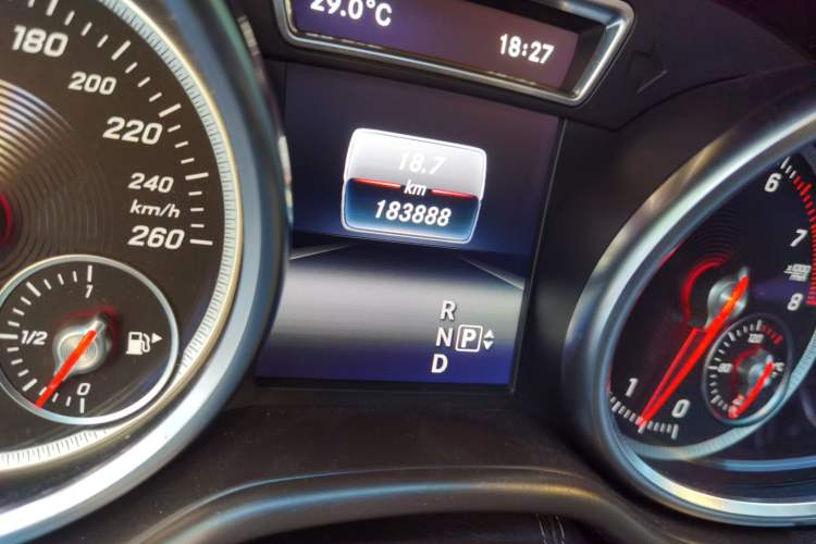 Used Mercedes-Benz GLE 2016 GLE 320 4MATIC Luxury Model Odometer Close Up